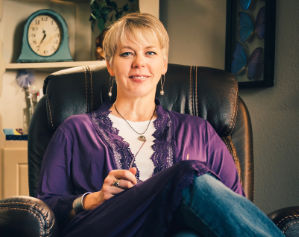 photo-Tara-seated-300